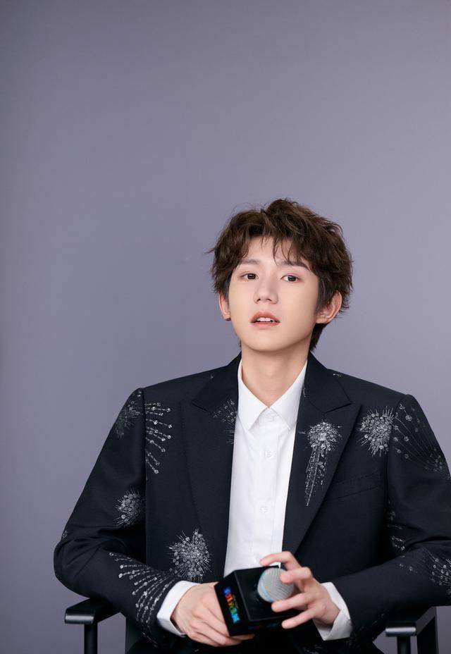 tfboys各立工作室发展大不同:千玺资源好到爆_王源_易烊_事件