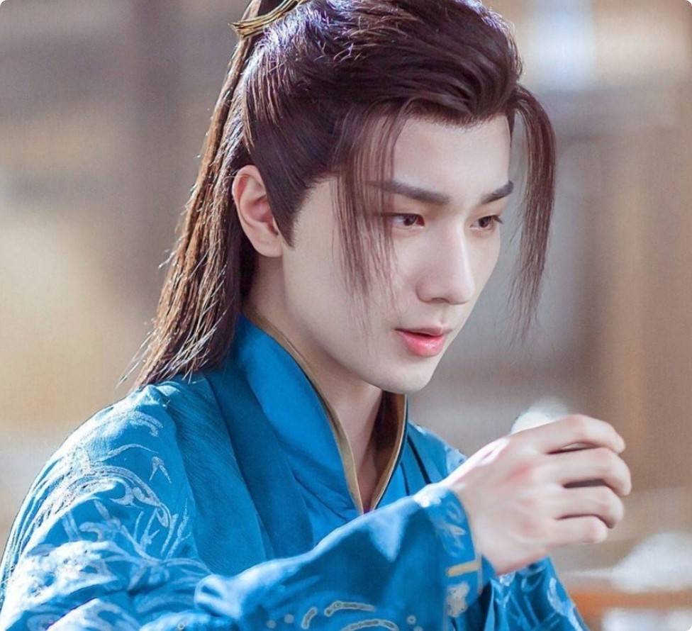 全程张不开嘴,台词硬挤,33岁成毅把"演技炸裂"玩出新花样_莲花_观众