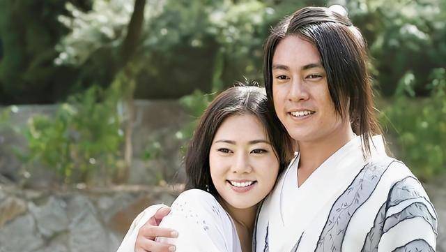 《楚留香》就更不用说,男主朱孝天在全剧组中的颜值垫底,随便拉一个