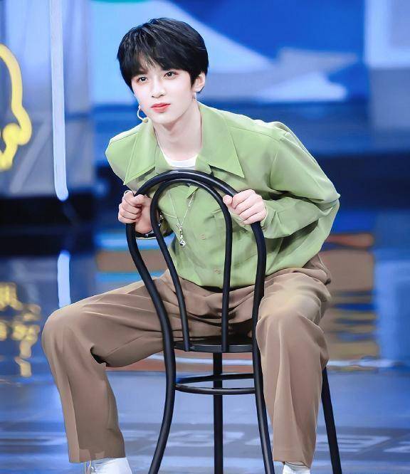 曝刘耀文中考总分549,语文115.