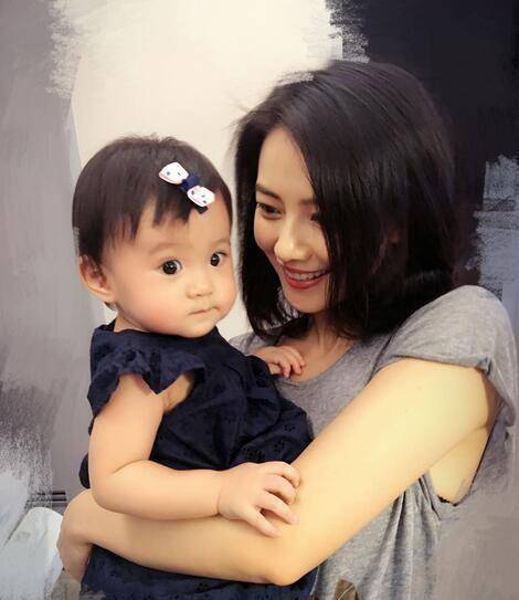 女神高圆圆怀孕四个月发福明显在加拿大安胎公公很想要孙女_赵又廷