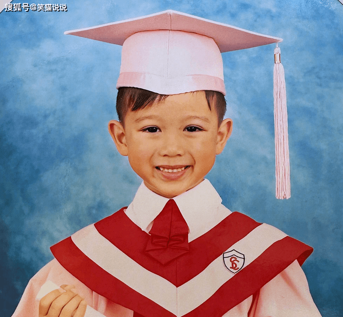 胡杏儿晒大儿子毕业照:与丈夫一起抱着孩子合照,孩子长相好似父亲_李