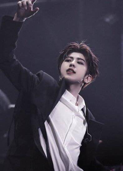 火得莫名其妙,却没有代表作,华晨宇已经人尽皆知_什么_歌曲_黄子韬