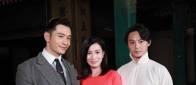 之前《鬓边》刚开播的时候,佘诗曼曾因为给黄晓明和尹正作配一事被嘲