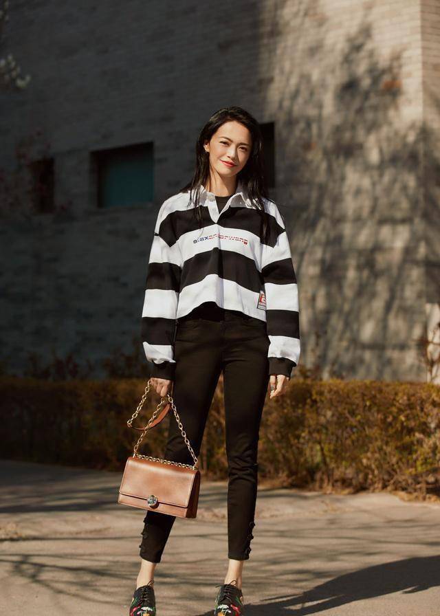 秋天流行这么穿,姚晨林心如造型不减当年,你准备学起来了?