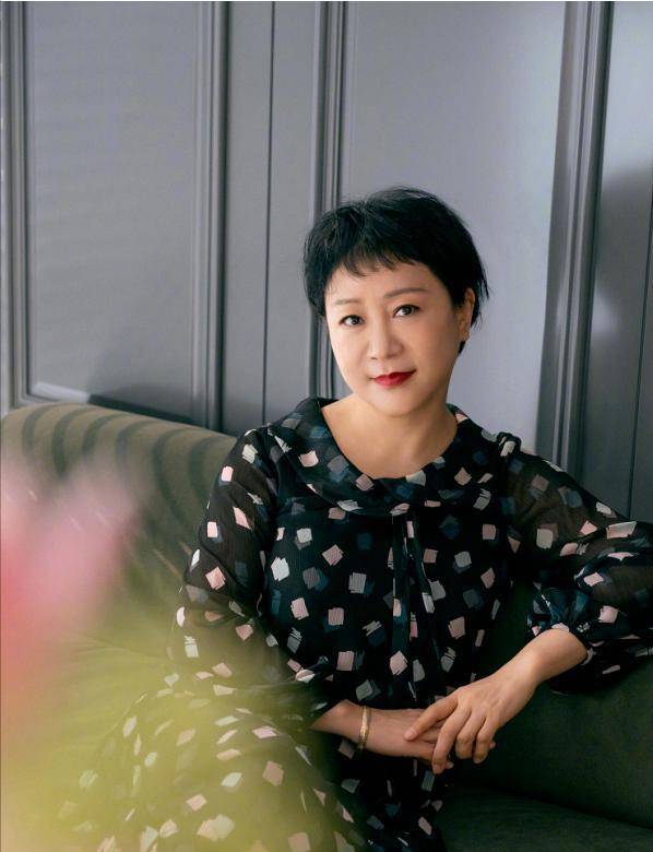 杨紫妈妈进娱乐圈改名字,杨紫吐槽笔画太复杂:搞不懂为啥起艺名_宣传