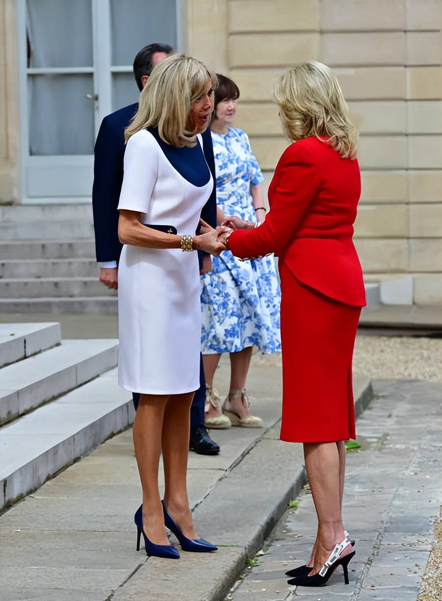 布里吉特欢迎拜登老婆和女儿!