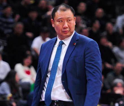 忍无可忍,巩晓彬挑战成功,主场哨?