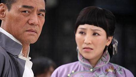 演员岳丽娜:19岁早恋与穷小子私奔裸嫁,住6平米地下室连生三子_郭靖宇