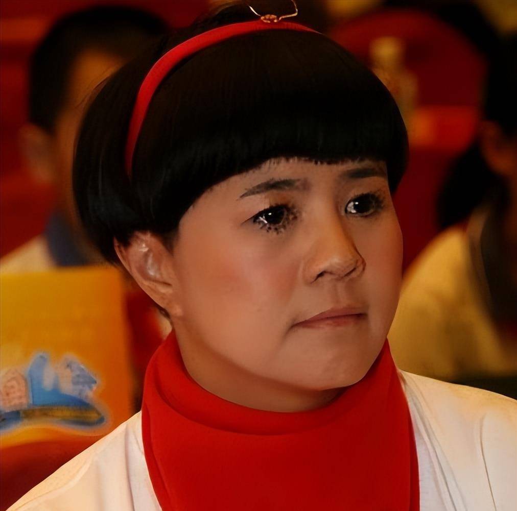 金龟子(原名刘纯燕)是中国知名的儿童文学作家和电视节目主持人.