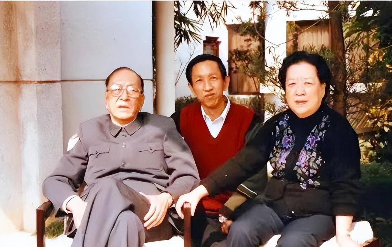 00年耿飚与世长辞,妻子赵兰香接受采访感慨:总觉得他并没有离开_庆阳