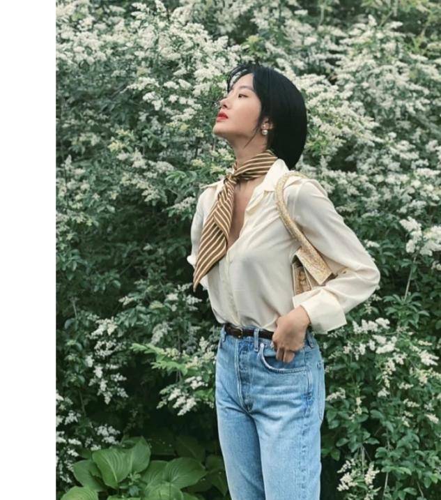 穿杨采钰这样的衣服真是太美了_装饰品_造型_时尚