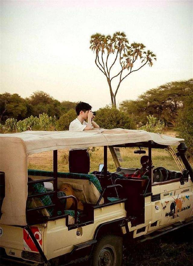 刘昊然的脸真的是初恋脸啊!这组"非洲风"再一次开启舔屏风潮!