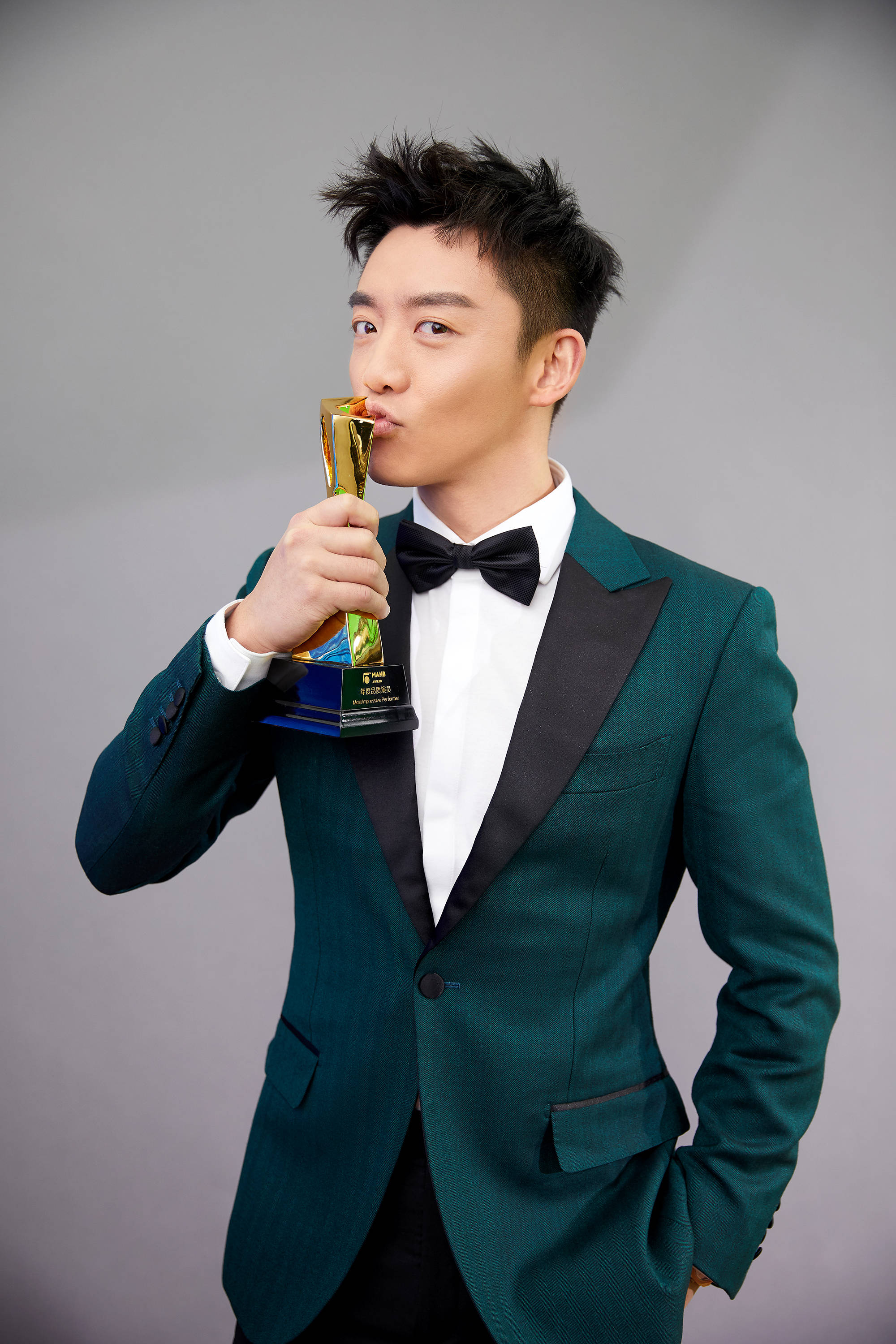 郑恺嫖娼风波揭秘!真相曝光,晒照澄清引发更多疑问_王一博_网友_证据