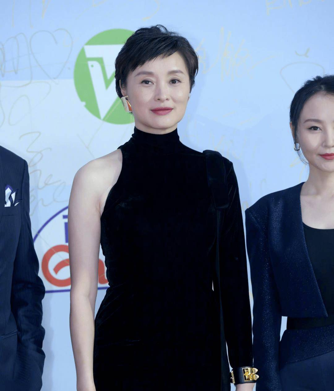 原创吴越才51岁断崖式衰老!