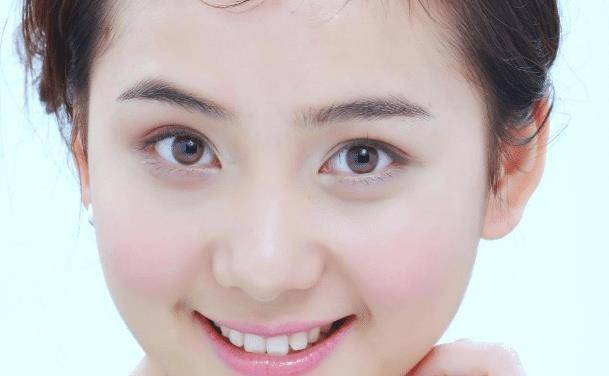 漂亮女演员陆昱颉,小时候就模仿明星的动作,长大之后如愿以偿_作品