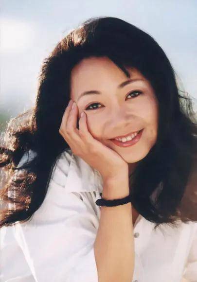 冯绍峰这段恋爱被曝光,大16岁的女主身份太意外_王姬_萨日娜_美人儿