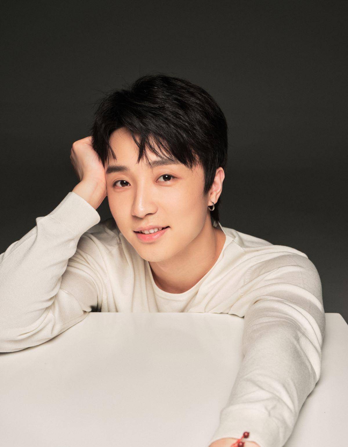 冯满:比锤娜丽莎大一岁,《珍馐记》却演她儿子,他还是沈腾表弟_观众