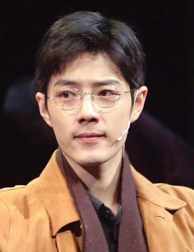 肖战敬业精神创新高,话剧台词融于日常生活,粉丝立志播放量破九_工作