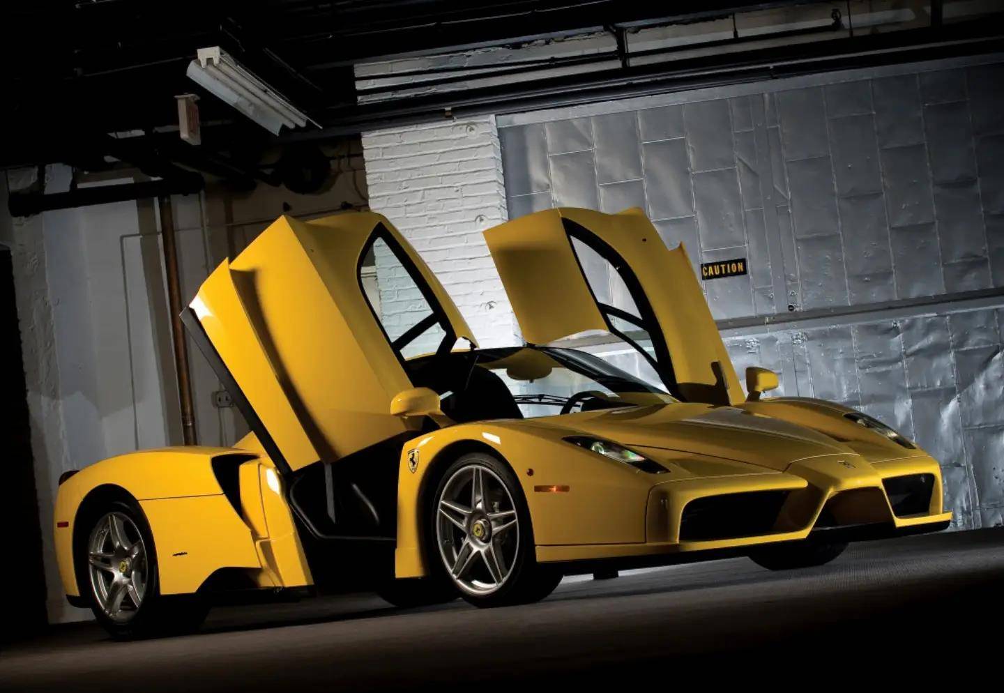 原创:原来大家都被骗了?法拉利恩佐跑车总产量居然超过了500辆_搜狐汽