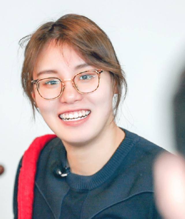 傅园慧整牙如"整容",形象大变成新女神,baby果然没骗人_小优_羽绒服