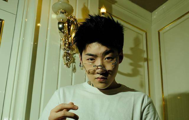 说唱巅峰对决热狗搭配二手玫瑰,耍猴儿点燃舞台!_比赛_总决赛_时候