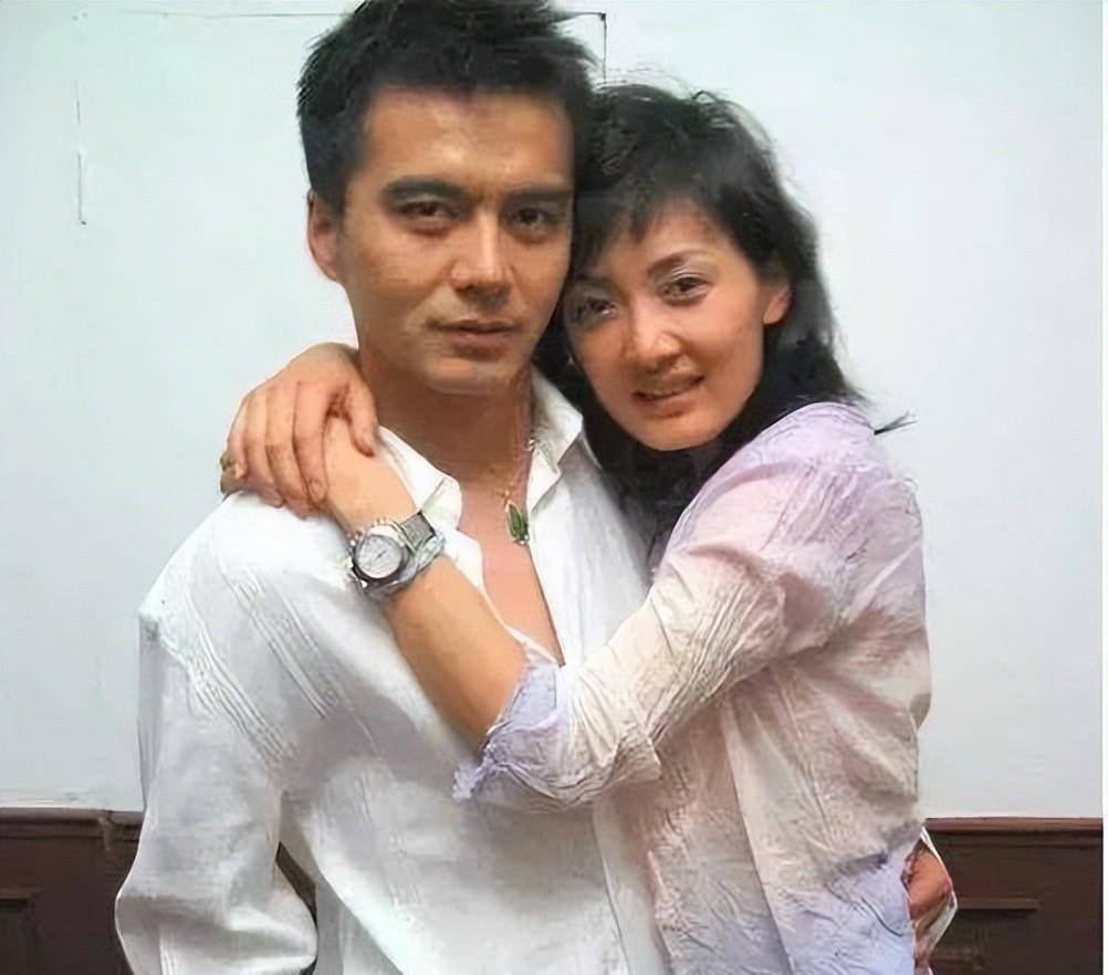 还有《闯关东》中,饰演朱传文的媳妇那文.