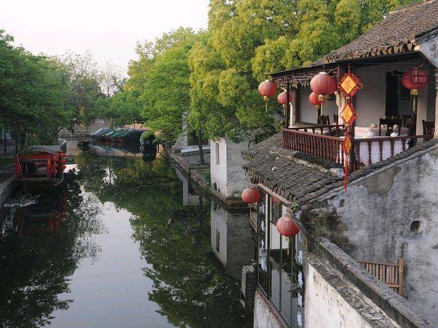这座低调的景区是石湖荡镇,位于上海市松江区西南部,听当地人说这实际