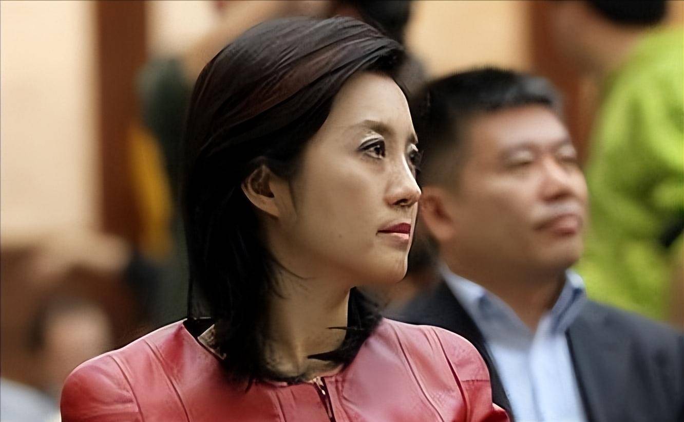 最"嚣张"的央视主持,挺着肚子赶跑正妻遭劝退,如今却成了一姐_许戈辉