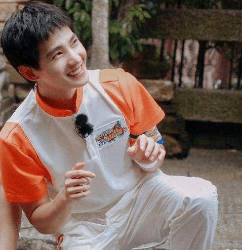 阳刚之气受官方追捧:国风美男肖战,铁血硬汉欧豪_杨洋_感觉_气息