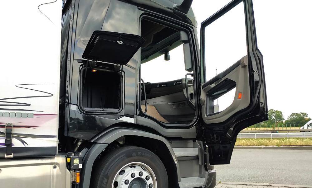 达夫xd中置轴载货车实拍_搜狐汽车_搜狐网