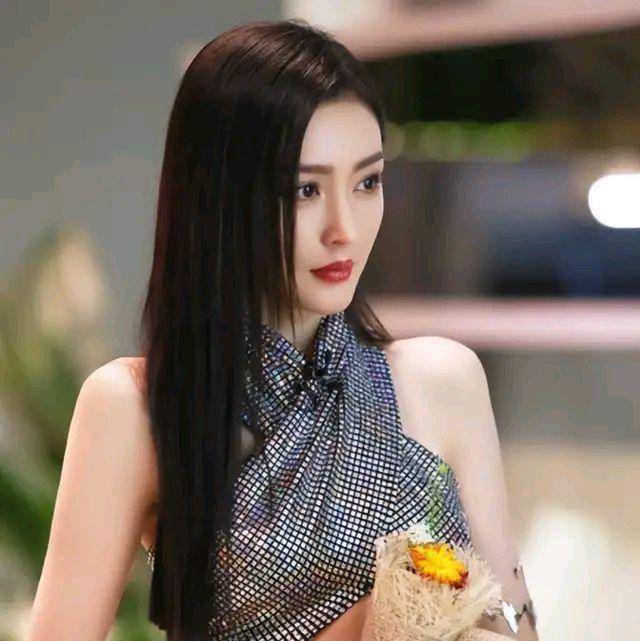 五位美女的"空姐装",王鸥完胜杨幂,不服来辩_刘亦菲_感觉_制服