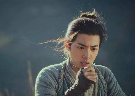 这一个已经黑化的张小凡和之前善良单纯可爱的小凡都是由肖