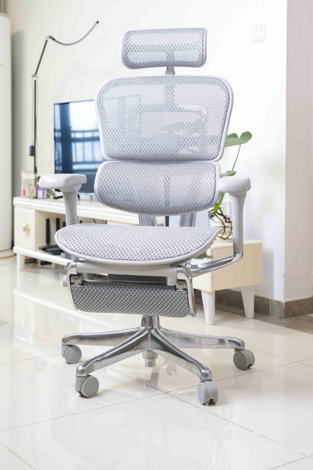 "久坐"办公,舒适度提升10倍丨保友金豪e2代人体工学椅真实反馈_椅子