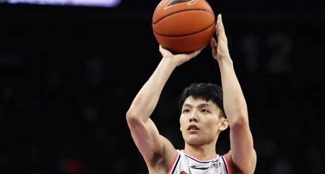 徐杰错失绝杀,谁注意此后举动 神情?生涯再遇转折点!_比赛_投篮_广东