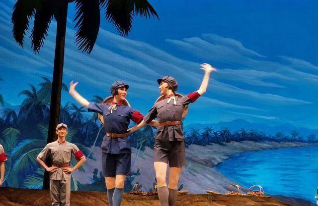 样板戏芭蕾舞剧《红色娘子军》吴清华诉苦参军一段被改的面目全非