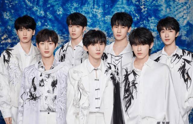 易烊千玺之后,哪个00后男星有望成为新晋顶流?_胡先煦_电影_少年