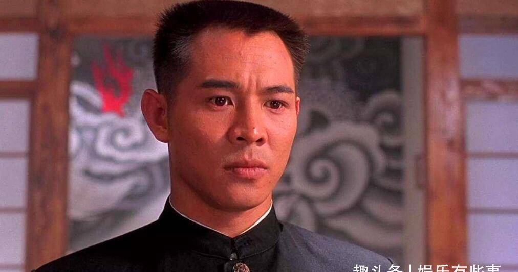 李连杰:最会用兵器的功夫明星,靠拳头打进好莱坞,却被黑帮威胁_利智