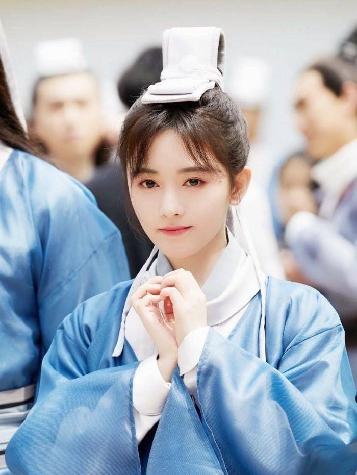 唐嫣在与罗晋主演的《锦绣未央》中饰演的心儿公主,一开始为了给皇