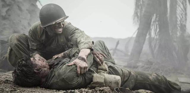 贯穿伤,但现代小口径步枪打中之后都是带空腔效应的,子弹会在体内翻滚