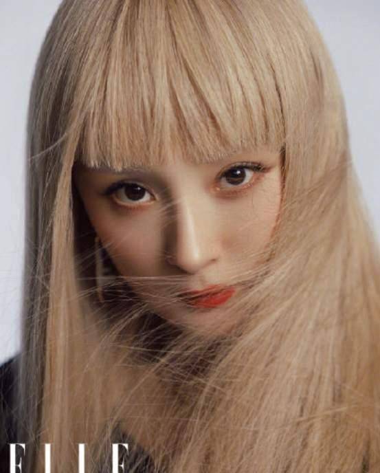 杨幂金发造型热搜第一,爸爸却泼冷水_漂亮_头发_金色