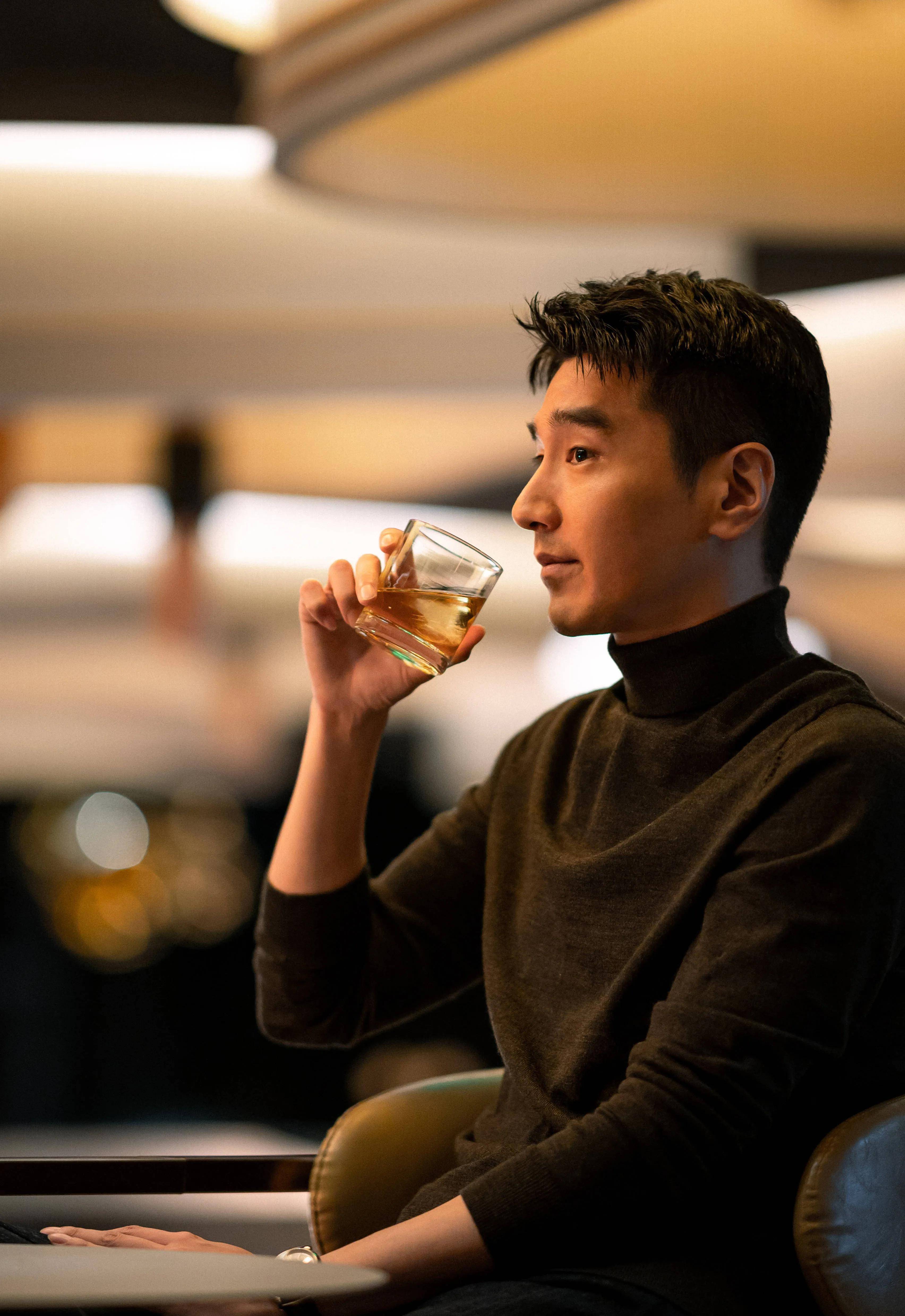 赵又廷的潇洒爱情,靠魅力征服3个女人,娶国民女神获幸福_陈意涵_张钧