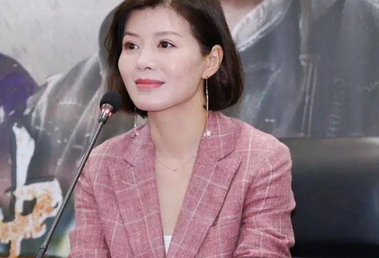 成名后抛妻弃子,转身娶小8岁港姐,前妻逆袭,他糊了_程愫_周丽淇_因为