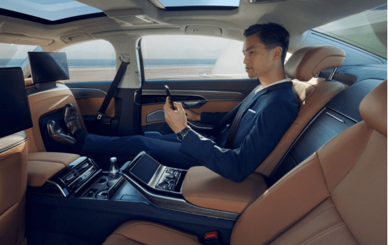 就业季来临,刘德华与奥迪a8l助理青年塑就更好的自我_搜狐汽车_搜狐网