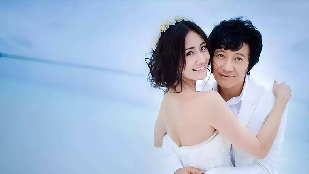 中戏校花刘芸,曾陷入聂远混乱五角恋,为何能驯服多情浪子郑钧_刘云