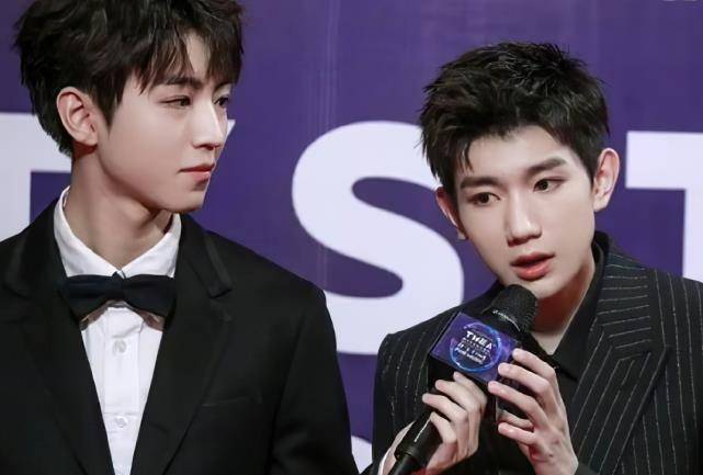 王源和王俊凯发糖,点赞粉丝p图合照,对视很甜凯源是真的_视频_活动