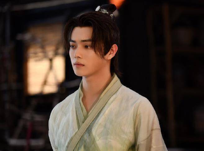 最后拯救苍生守护人妖两族的故事,男女主分别由许凯和吴佳怡来饰演,说