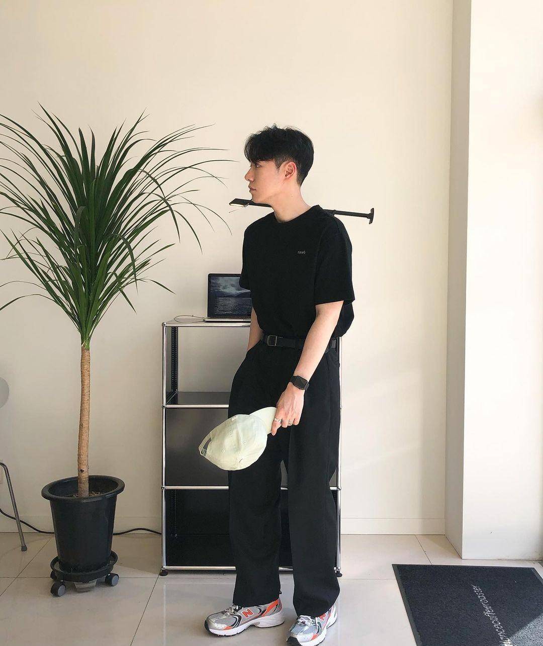 夏天穿搭要适当花一点，这样更有造型感