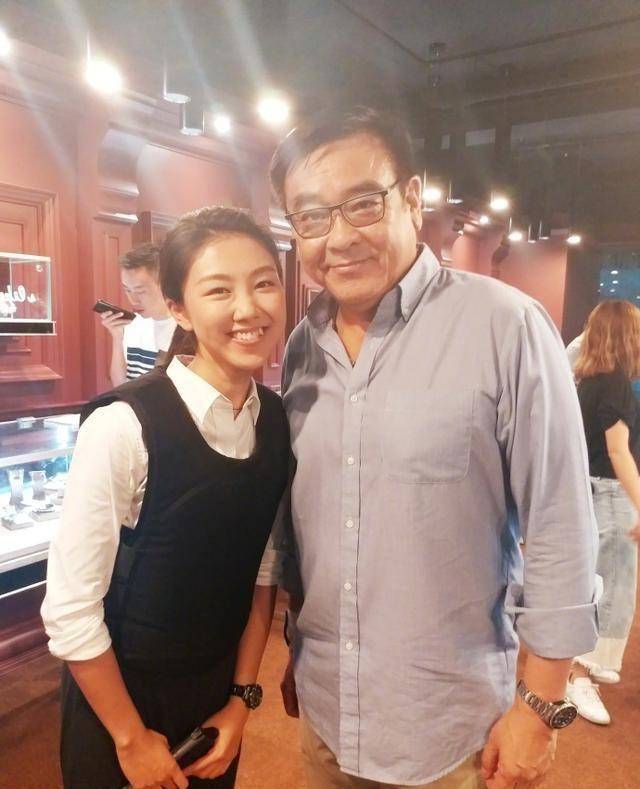 尔冬升_自然_背景