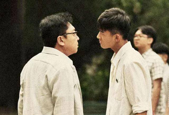 不管是周星驰的《逃学威龙》,还是于谦的《老师·好》,不管是把学生当